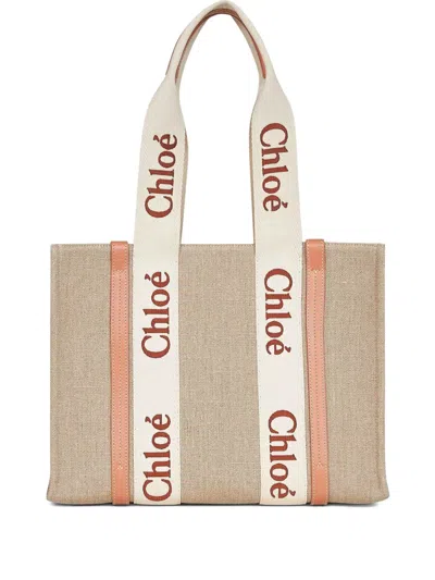 Chloé Medium Woody Tote Bag In Neutral