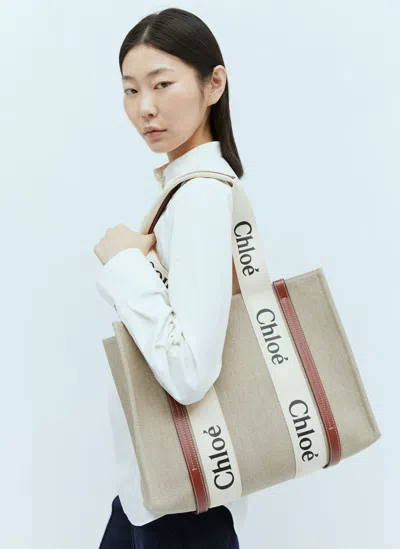 Chloé Medium Woody Tote Bag In Beige