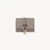 Chloé Mini Alphabet Tri-fold In Grained Leather In Gray