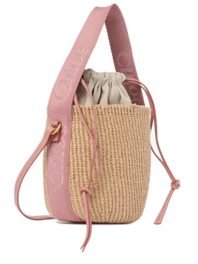 Chloé Woody Woven Drawstring Small Bucket Bag In Neutral