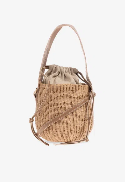 Chloé Mini Woody Raffia Bucket Bag In Sand