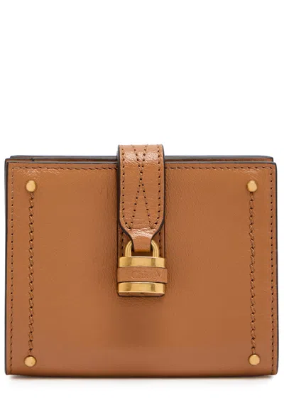 Chloé Chloe Paddington Grained Leather Wallet In Brown