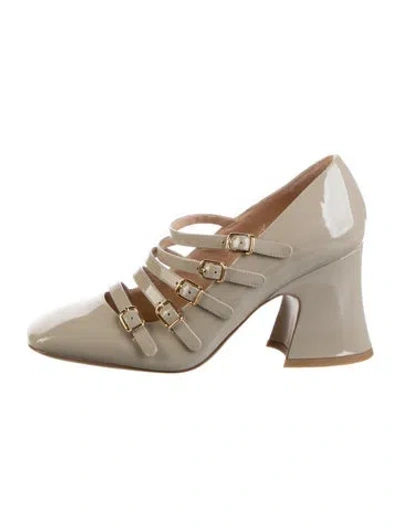Pre-owned Chloé Patent Leather Pumps In Neutrals