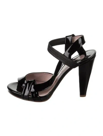 Pre-owned Chloé Patent Leather Sandals In Black