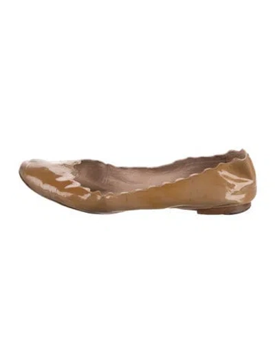 Pre-owned Chloé Patent Leather Scalloped Accent Ballet Flats In Brown