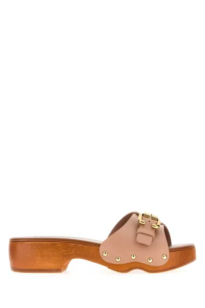 Chloé Powder Pink Leather Jeanette Clogs