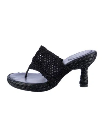Pre-owned Chloé Raffia Mesh Accents Sandals In Black