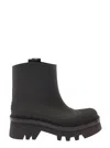 Chloé Elegant Mini Rain Boots With Scallop Detailing In Black