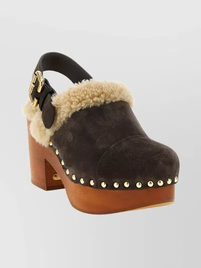 CHLOÉ ROUND TOE SANDALS WITH SHEARLING AND STUDS