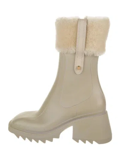 Pre-owned Chloé Rubber Faux Fur Trim Rain Boots In Neutral