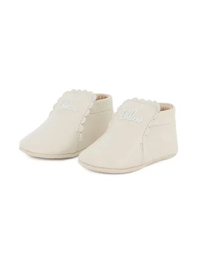 Chloé Babies' Scalloped Logo-embroidered Slippers In White