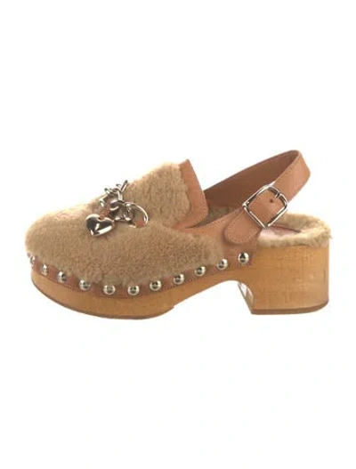 Pre-owned Chloé Shearling Chain-link Accents Slingback Pumps In Neutral