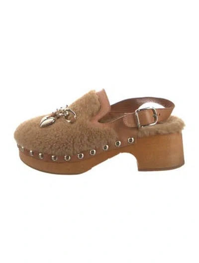 Pre-owned Chloé Shearling Chain-link Accents Slingback Pumps In Neutral