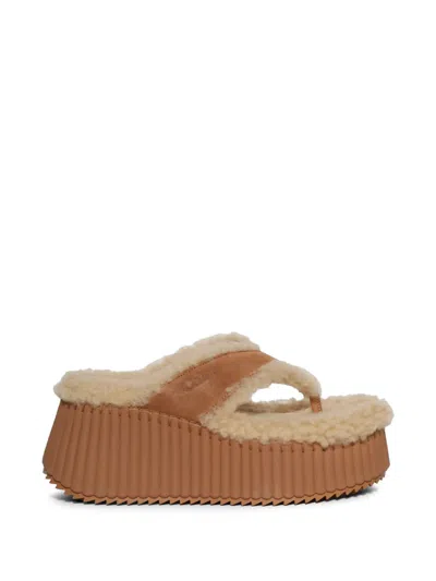 Chloé Shearling Flatform Sandals In Neutral