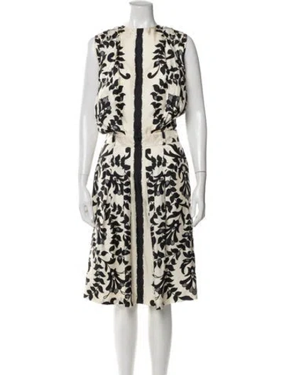 Pre-owned Chloé Silk Knee-length Dress In Neutral