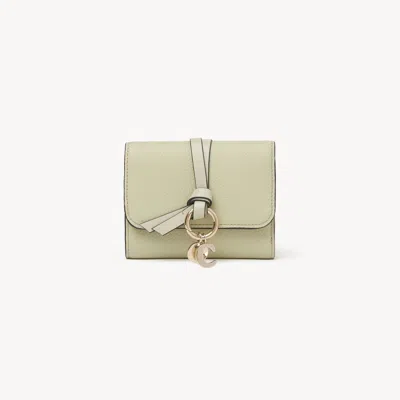 Chloé Portefeuille Compact À Trois Volets Alphabet En Cuir Grainé Femme Vert Taille Onesize 100% Cuir De V In Green