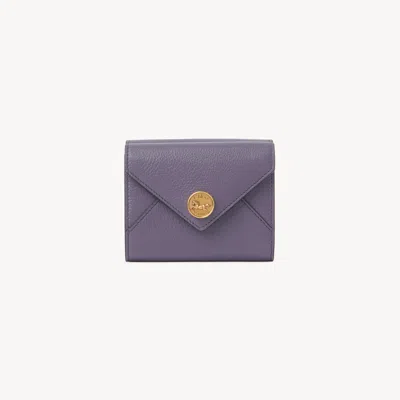Chloé Small Envelope Tri-fold Wallet In Grained Leather In Purple