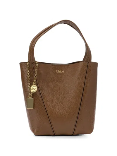 Chloé Spin Logo-print Grained Leather Tote Bag In Brown