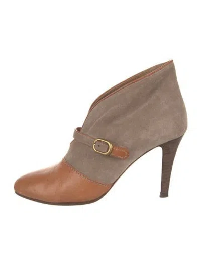 Pre-owned Chloé Suede Pumps In Neutral