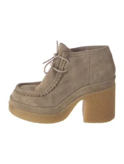 Pre-owned Chloé Suede Pumps In Neutral