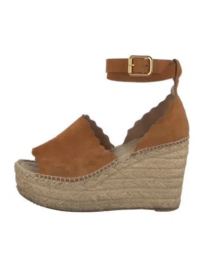 Pre-owned Chloé Suede Scalloped Accent Pumps In Neutral