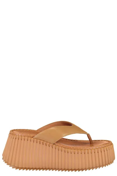 Chloé Nama 80 Leather Platform Thong Sandals In Brown