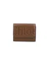 Chloé Tri-fold Logo Wallet In Brown