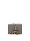 Chloé Porte-cartes Et Monnaie Alphabet En Cuir Grainé Femme Gris Taille Onesize 100% Cuir De Veau In Grey
