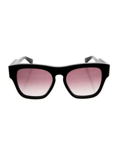 Pre-owned Chloé Wayfarer Gradient Sunglasses In Black
