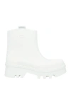 Chloé Rounded Toe Embossed Logo Fabric Detail Boots In Beige
