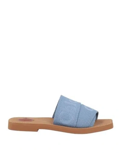 Chloé Woody Embroidered Logo Flat Sandals In Blue