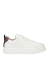 Chloé Lauren Logo Pull-tab Sneakers In White