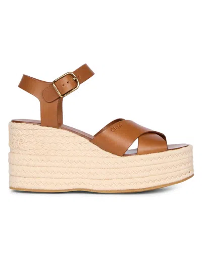 Chloé Women's Isla Logo-detail Leather Wedge Sandals In Brown