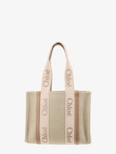 Chloé Woody Linen Shoulder Bag With Front Embroidered Logo In Sand