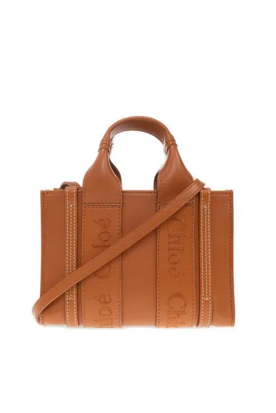 Chloé Mini Leather Woody Tote Bag In Marrone