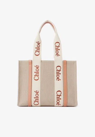Chloé Woody Raffia Tote Bag In Sand