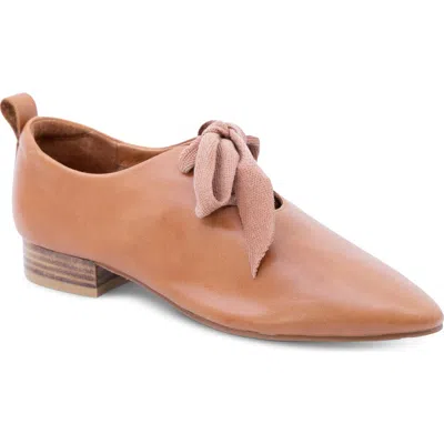Chocolat Blu Berlyn Leather Flat In Camel Leather