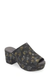 Chocolat Blu Gordie Platform Slide Sandal In Black Wash