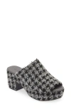 Chocolat Blu Gwyn Platform Sandal In Black-grey