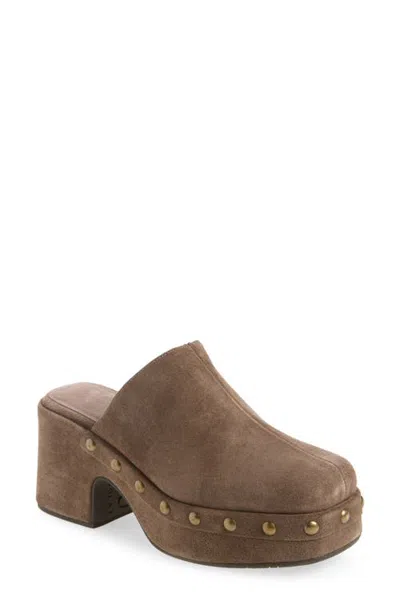 Chocolat Blu Hudson Platform Mule In Toffee Suede