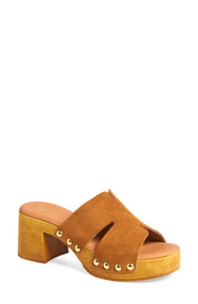 Chocolat Blu Magee Platform Slide Sandal In Rust Suede