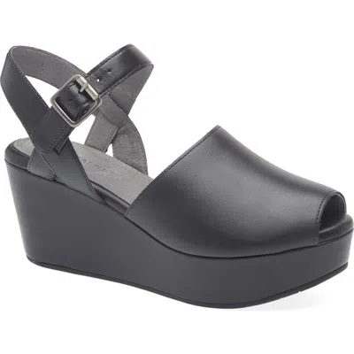 Chocolat Blu Wagga Platform Wedge Sandal In Black