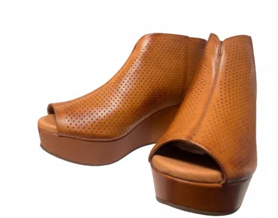 Chocolat Blu Walee Cognac Leather In Green