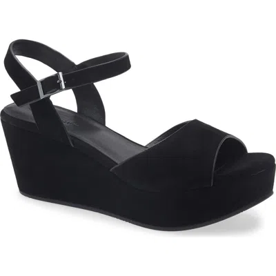 Chocolat Blu Winka Platform Wedge Sandal In Black