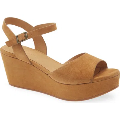 Chocolat Blu Winka Platform Wedge Sandal In Brown
