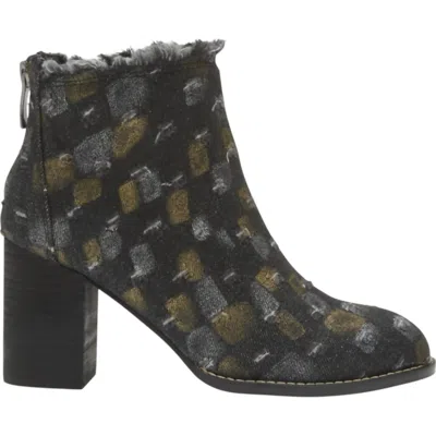 CHOCOLAT BLU WOMEN'S ANIKA BOOTS IN BLACK WASH