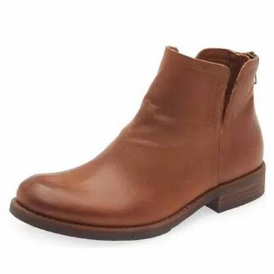 Chocolat Blu Women's Brice Bootie In Caramel Leather In Brown