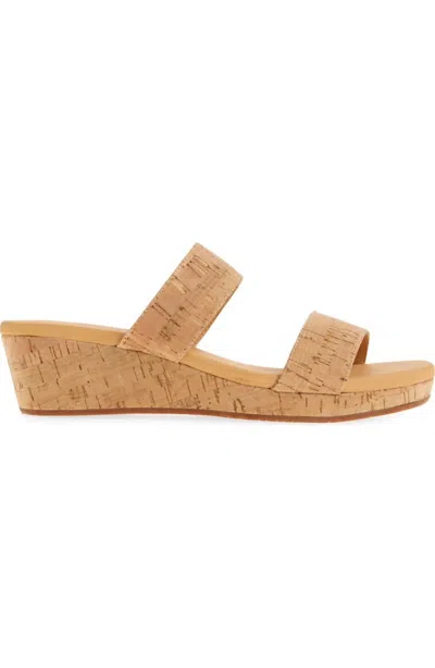 Chocolat Blu Women's Farra Platform Wedge In Beige In Sand