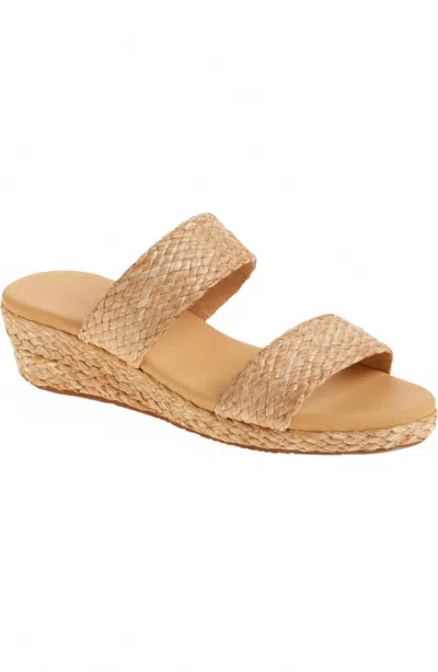 Chocolat Blu Women's Farra Platform Wedge In Toast Raffia