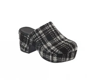 Chocolat Blu Women's Gertie Platform Clog In Black Plaid Tweed